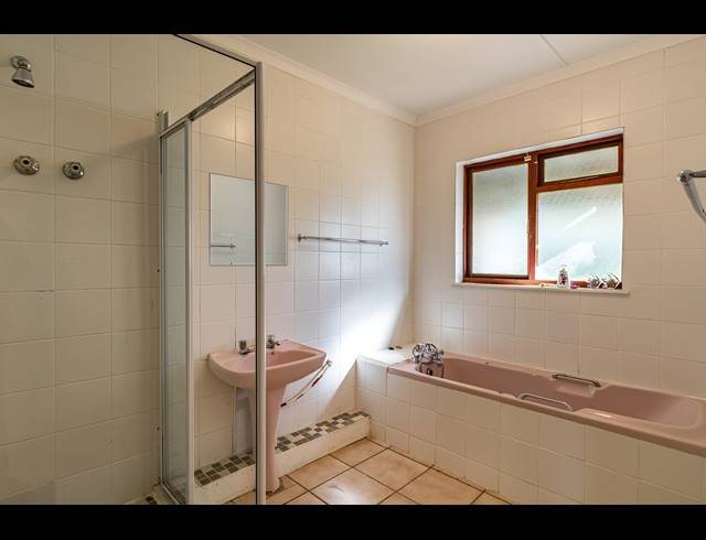 3 BEDROOM HOUSE FOR SALE IN HOOIKRAAL